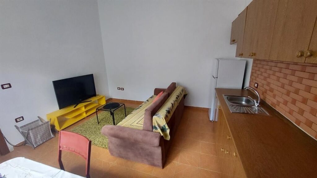 Apartment 1+1 for rent at Jordan Misja Street (35,000 lek)