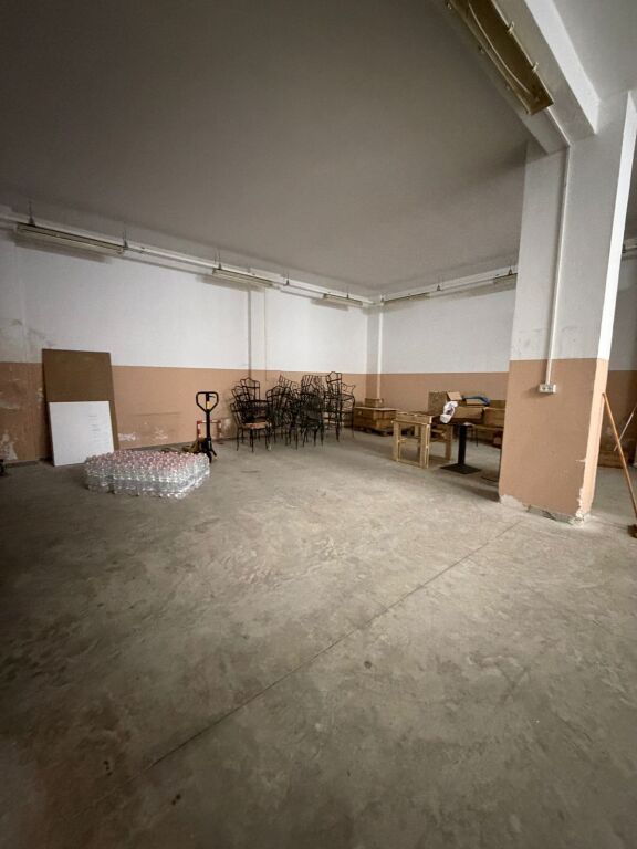 Magazine me qira, Kodra e Diellit