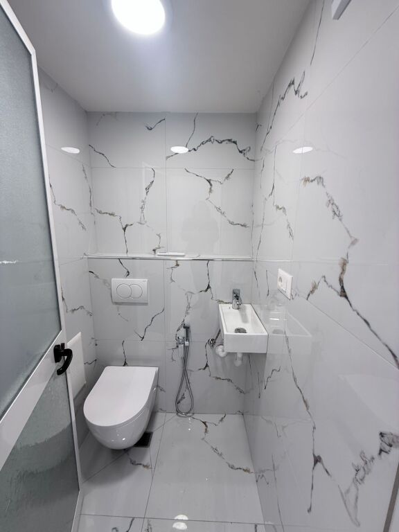 JEPET ME QERA AMBIENT BIZNESI ISH FABRIKA BUKES DURRES