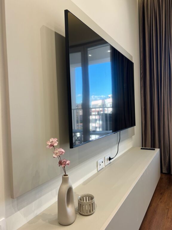 APARTAMENT 1+1 ME QIRA . RRUGA E BARIKADAVE 700 EURO