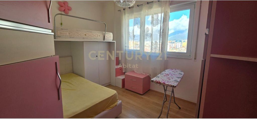 APARTAMENT 2+1 ME QIRA TEK ALI DEMI