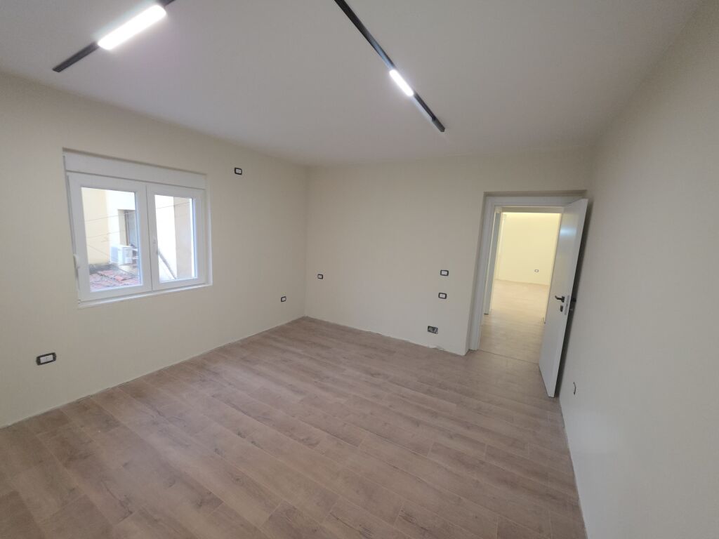 Artament 1+1 për Shitje – Shkolla Osman Myderizi!