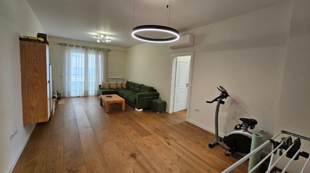 Apartament 2+1+2+verande, per shitje, Kinostudio