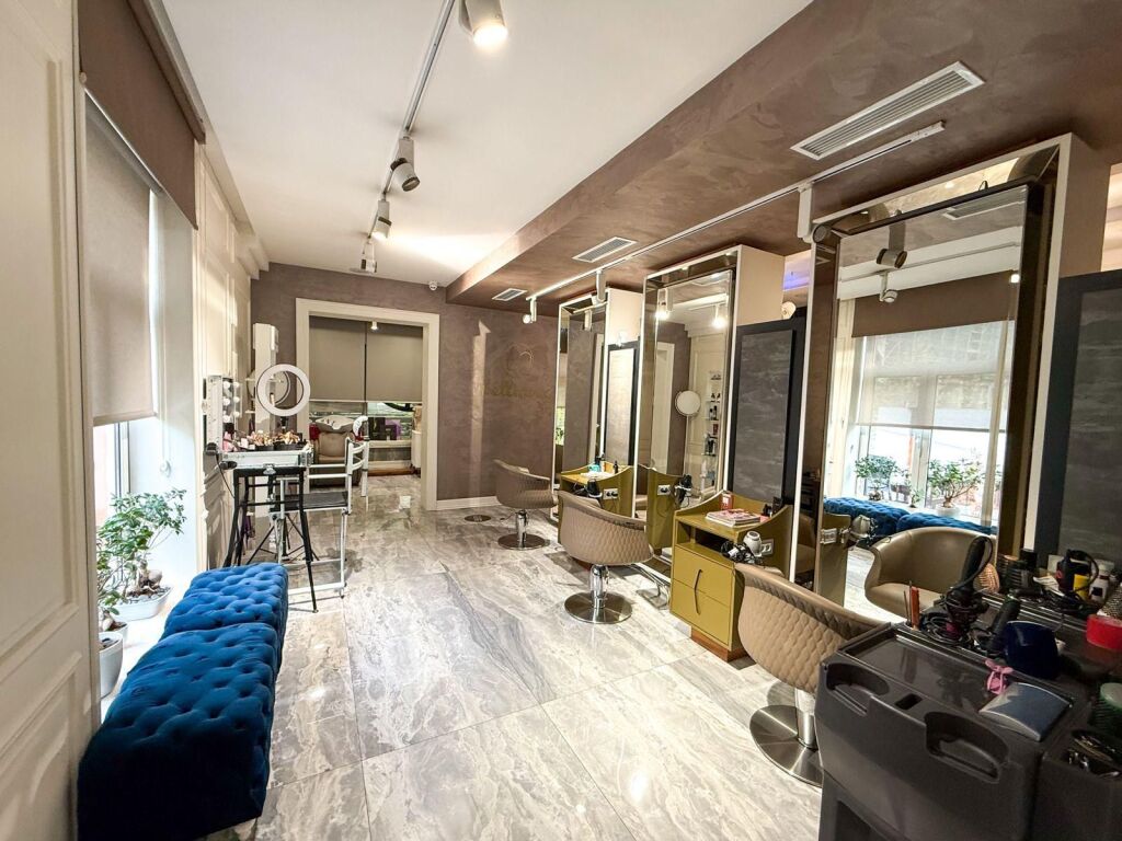 Biznes Estetik në Shitje në Zemër të Bllokut