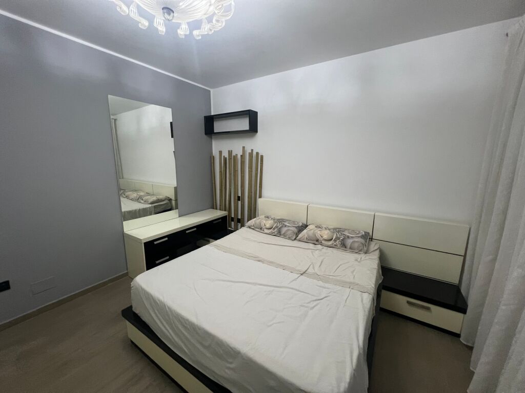 2+1 Me Qera, Astir, Vila L, Mobilim Modern