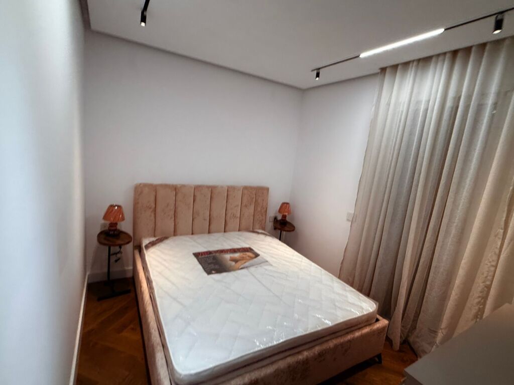 Affitto – Appartamento 2+1+2, Donika Center (Via Mine Peza)