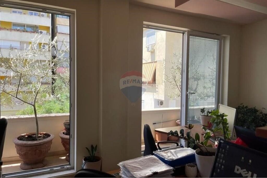 Ufficio in affitto presso i palazzi Shallvare