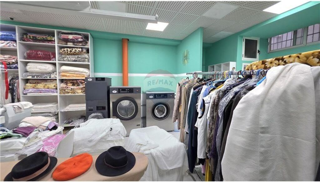 Në SHITJE – Dyqan &amp; Biznes Aktiv Lavanderie / Pastrim Kimik në Vlorë