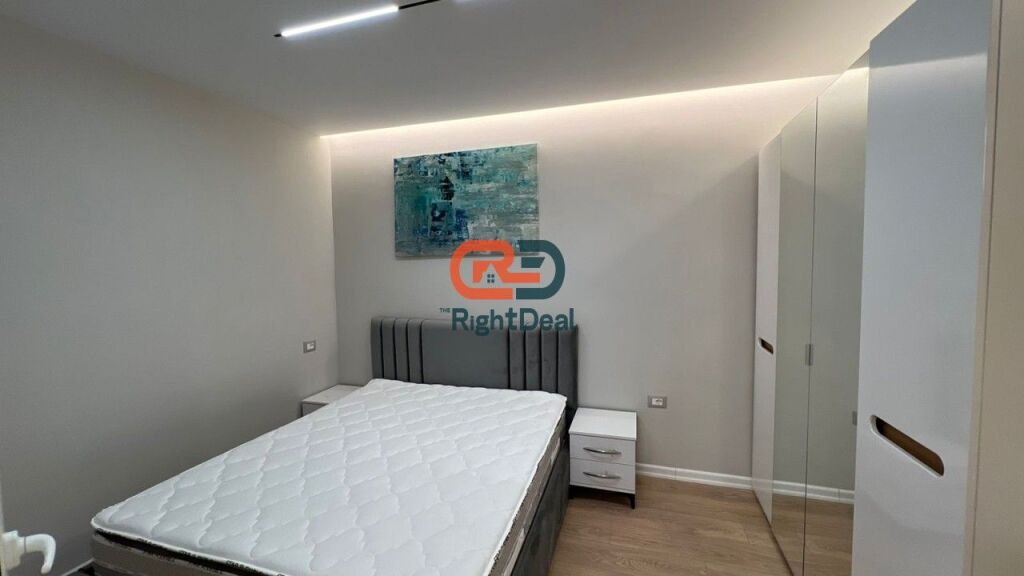 Ne Rrugen E Barrikadave ,Shitet Apartament 1+1 Ideal Per Investim!!