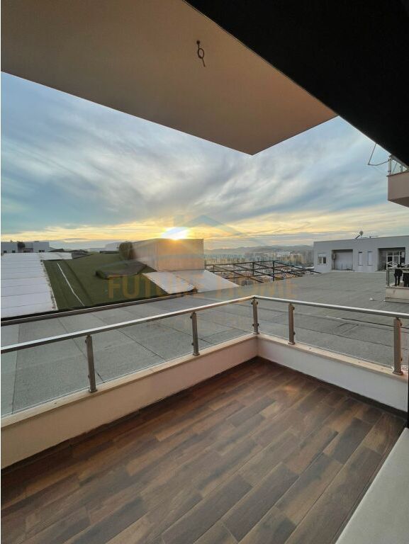 Qera, Ambient Biznesi, Ring Center, Zogu i Zi, Tiranë