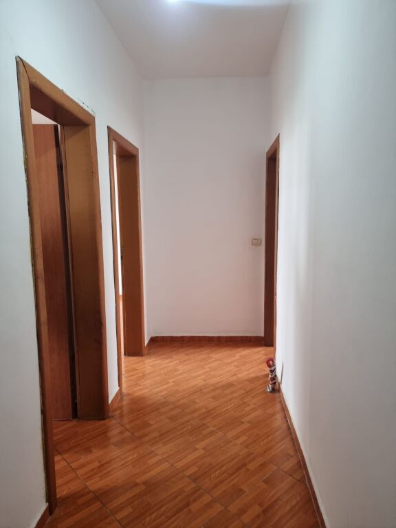 EKSKLUZIVE!!! Shitet  Apartament 1+1, Rreth rrotullimi Freskut.