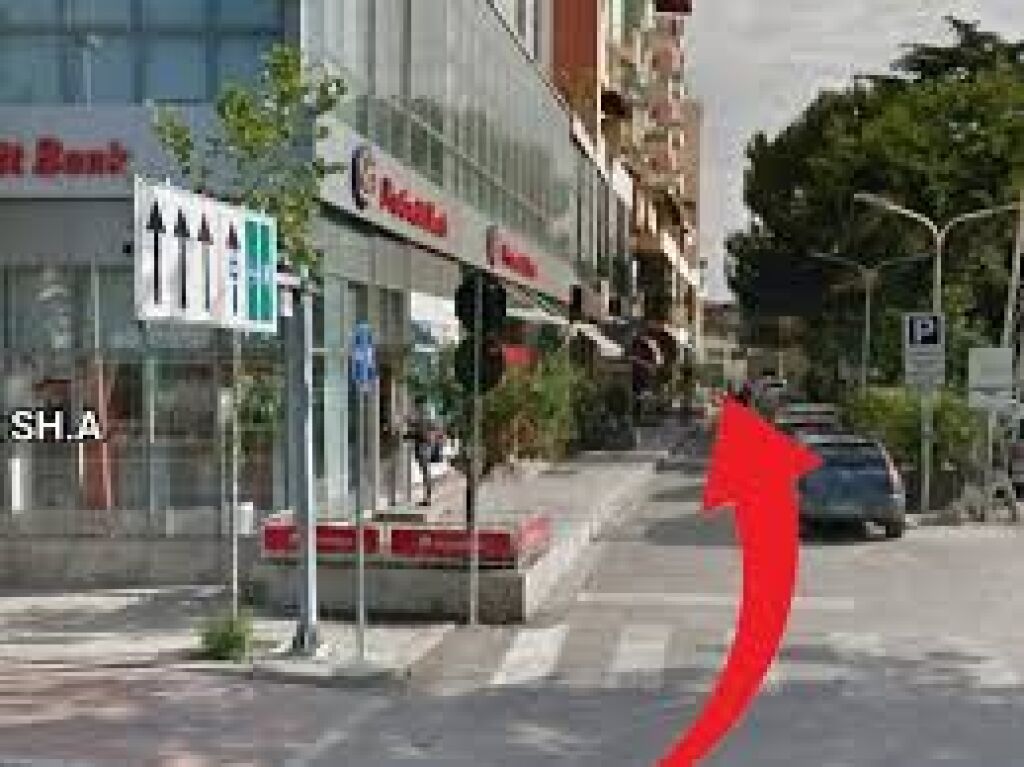 SHITET APARTAMENT &amp; TRUALL 500m² NË LAPRAKË