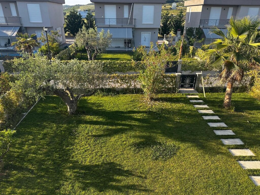 Vilë për Shitje Pranë Gjirit të Lalëzit