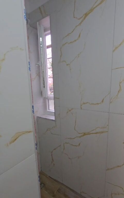 Shitet Apartament 1+1 Rr Ali Demi! (Ngjitur me shkollen 1-Maj)!