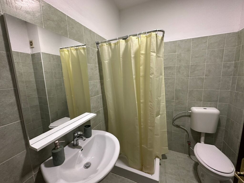 Appartamento 1+1 in affitto ad Astir, Tirana