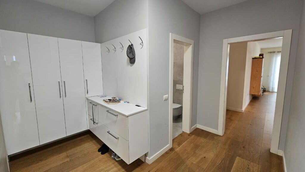 Apartament 2+1+2+Verande per Shitje, Kinostudio, perballe Ministrise se Kultures!