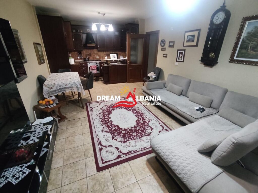 Appartamento/Ufficio 3+1+2wc in affitto vicino a Via Sales a Tirana ( ID 4231483)