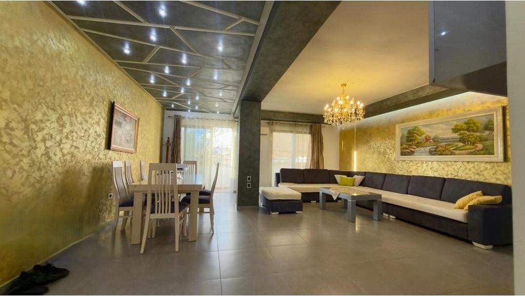 SHITET APARTAMENT 4+1 | MYSLYM SHYRI