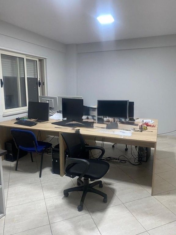 Jordan Misja - Jepet me qera 2+1+2 i pershtatur per zyre 600 € /Muaj