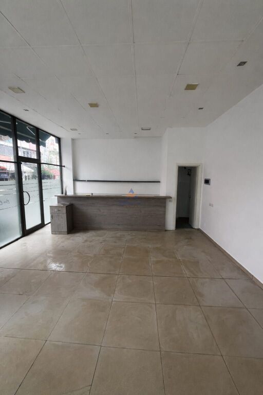 JEPET ME QERA DYQAN 41M2 "NE ZOG TE ZI" 70.000 LEKE