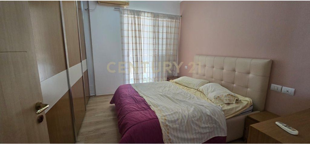 APARTAMENT 2+1 ME QIRA TEK ALI DEMI