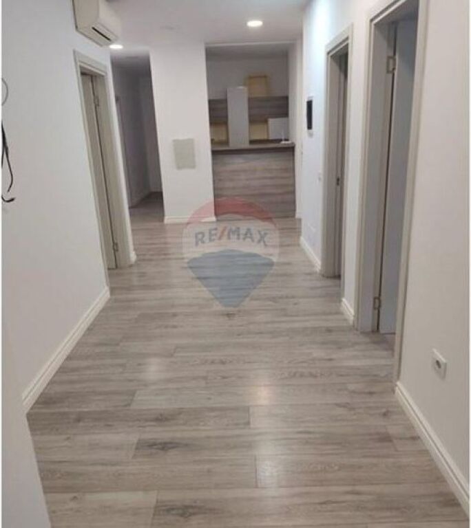 Business premises for rent in the Commune of Parisi Kika 2 530571004-28