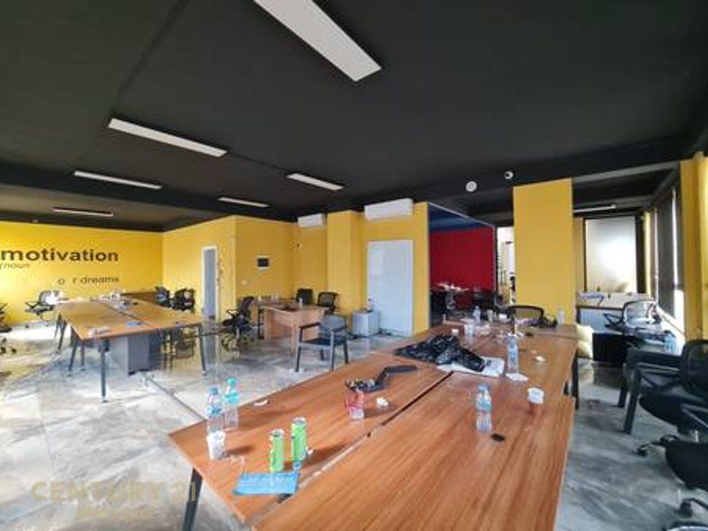 I OFFER COMMERCIAL SPACE FOR RENT 400m, ASTIR!