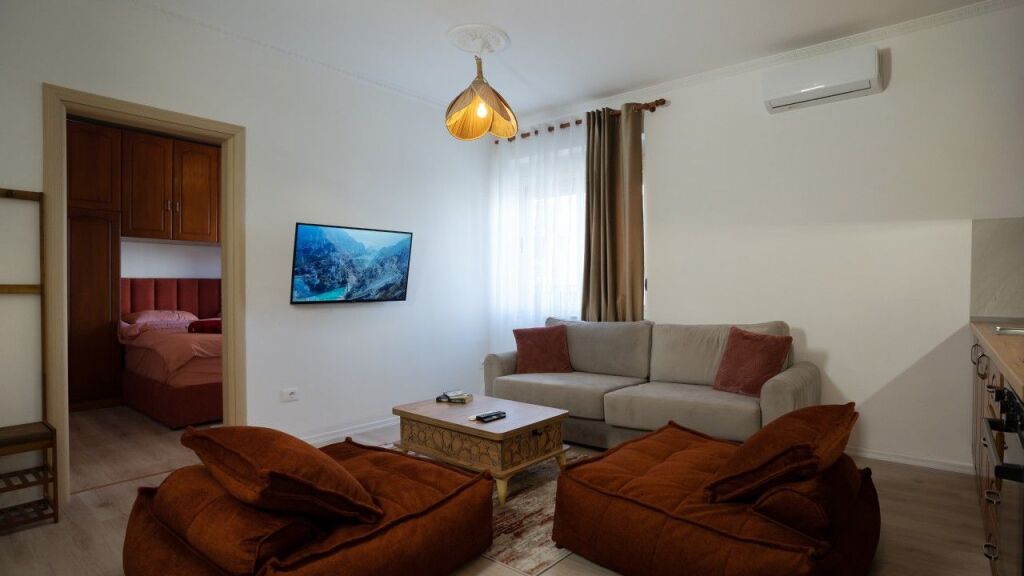 JEPET ME QERA SUPER APARTAMENT 1+1 TEK PALACE DURRES