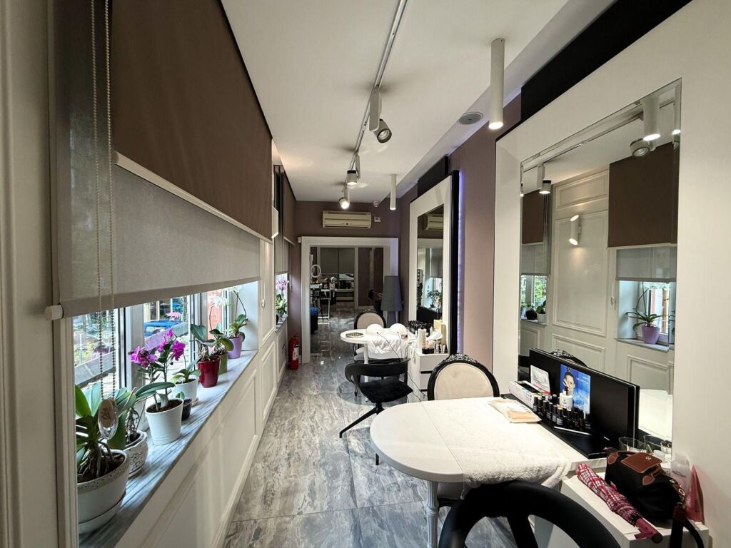 Biznes Estetik në Shitje në Zemër të Bllokut