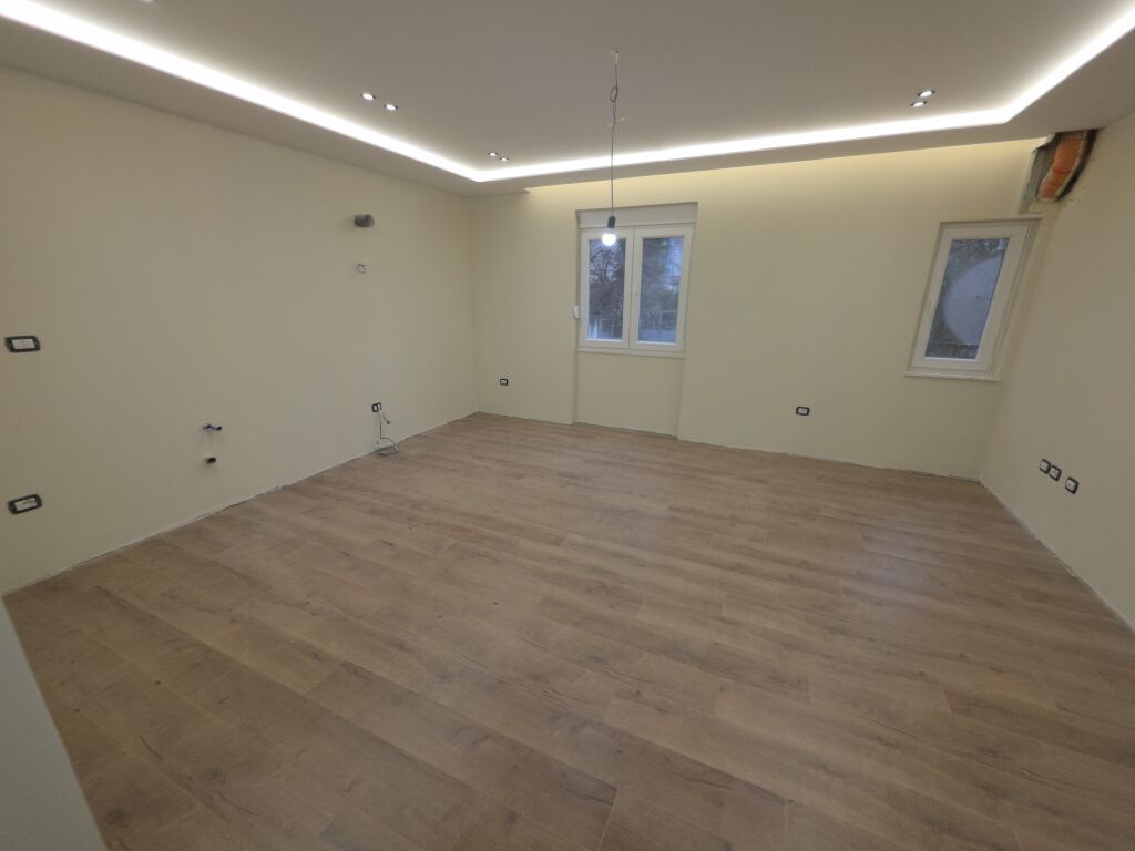 Artament 1+1 për Shitje – Shkolla Osman Myderizi!