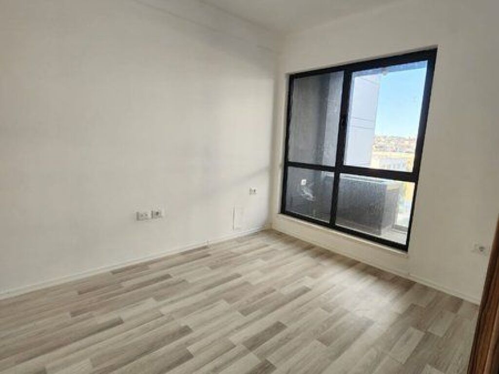 Shitet Apartament 2+1+2, Rruga "5 Maji", Tirane