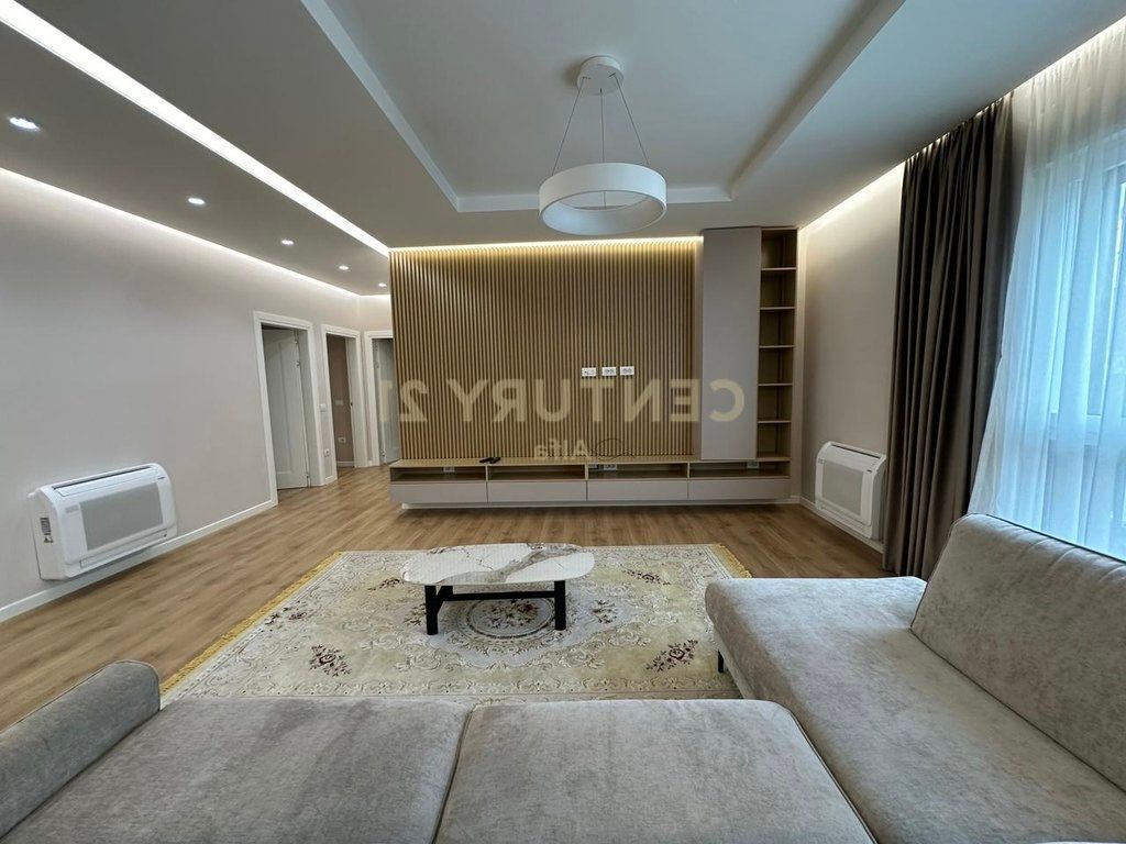 Apartament 3+1+ 3 tualete per Qira tek Liqeni i Thate!