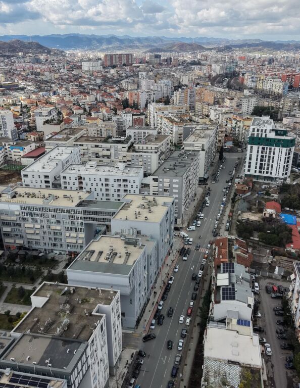 APARTAMENT 1+1 per QIRA tek kika 2