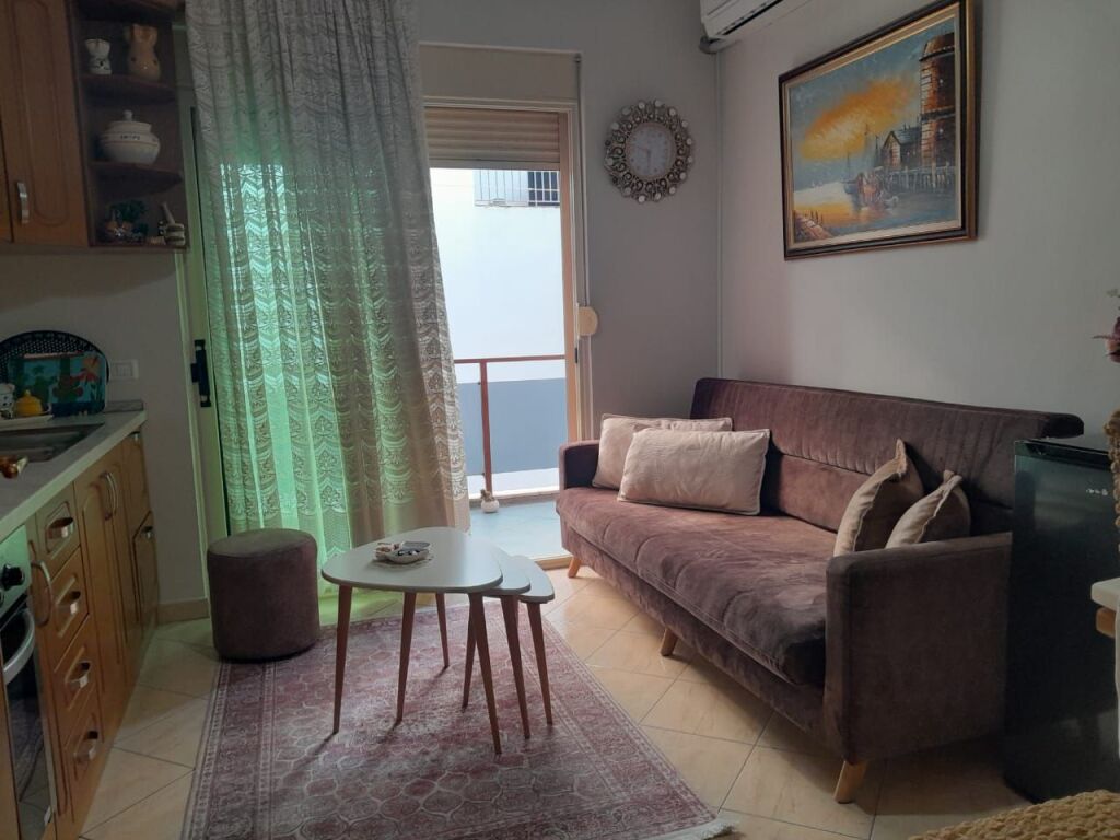 Apartament me qera