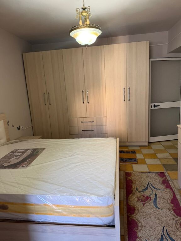 Jepet Me Qera Apartament 1+1+1 Ballkon