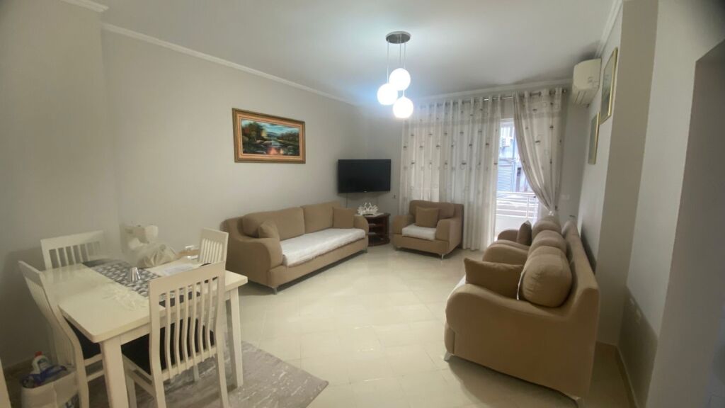 Apartment 2+1 per qira tek Eleonora