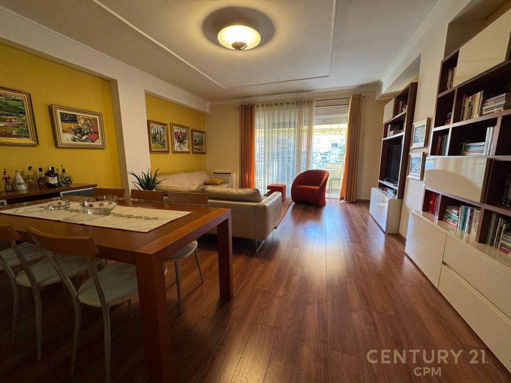 Apartament 2+1+2 Me Qira në Ish Bllok 1,800 € /Muaj Sip. Totale  136m2