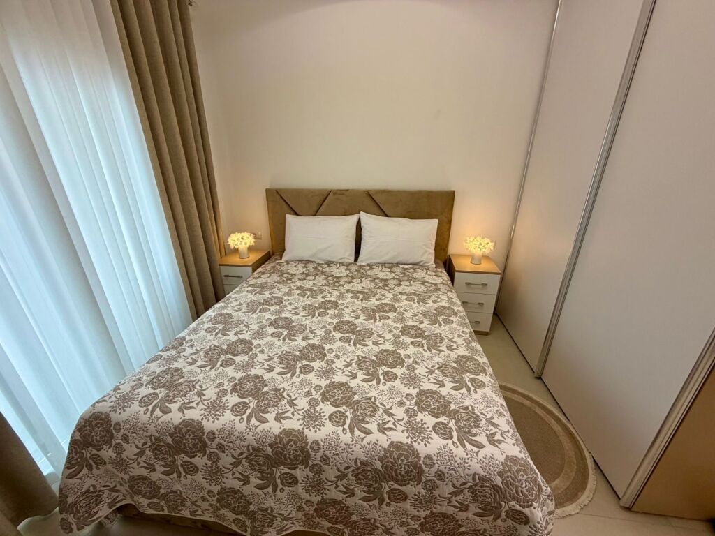 🏡 Apartament 2+1 + Parkim – Rruga Bedri Karapici