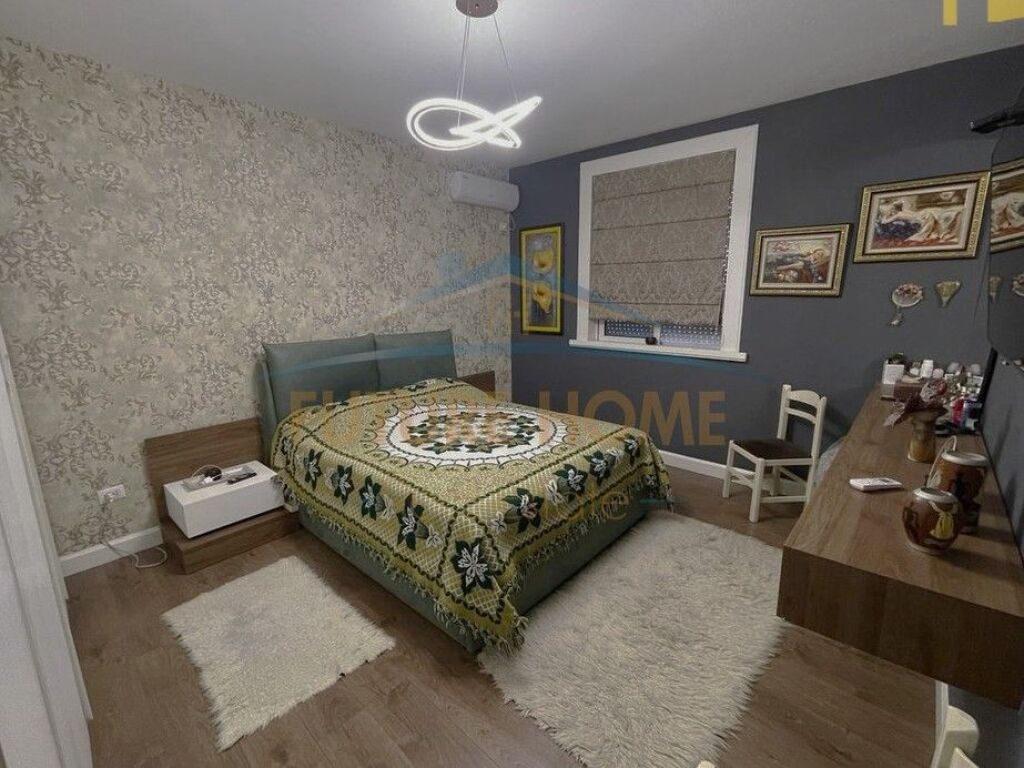 Shitet, Apartament 2+1, Rruga Babë Rexha, Tiranë.
