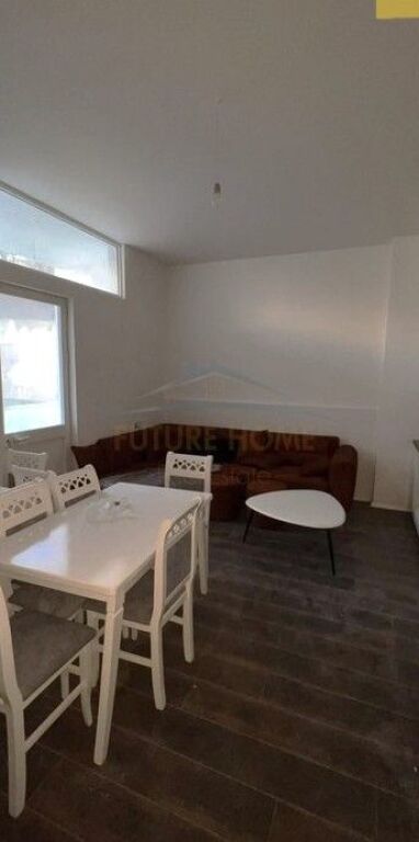 Shitet, Apartament 1+1, Fresku , Tiranë