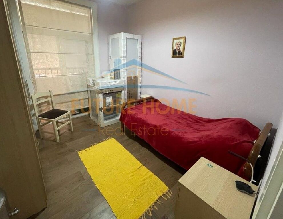 Shitet, Apartament 2+1, Rruga Babë Rexha, Tiranë.