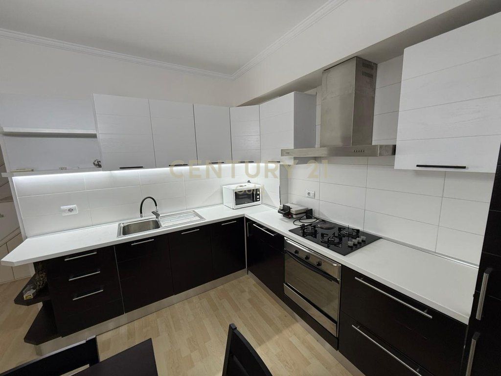 JEPET ME QERA DUPLEX 2+1+2+VERANDE TE REZIDENCA KODRA E DIELLIT 1!