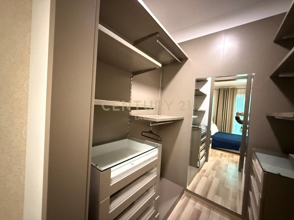 Jepet Apartament 1+1 tek Ambasador 3