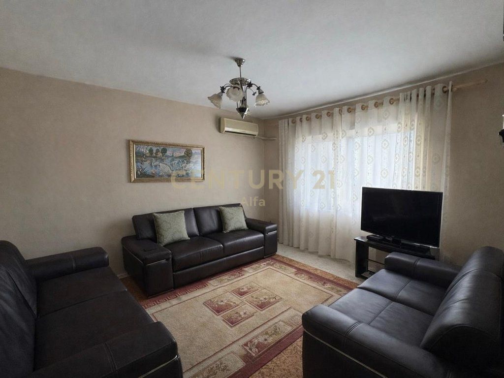 Shitet apartament 2+1 tek ruga Ferit Xhajko! 145,000 €