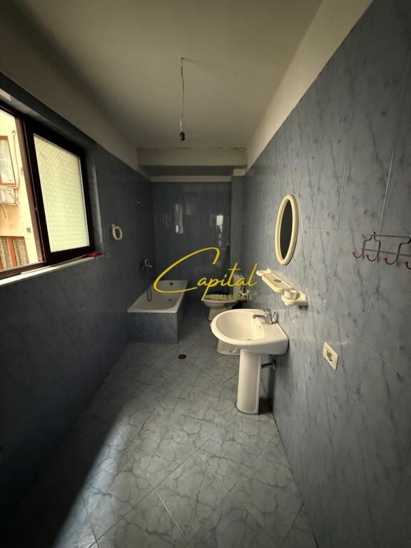 UFFICIO IN AFFITTO 70 M2 EX BLOCCO 80.000 LEKE