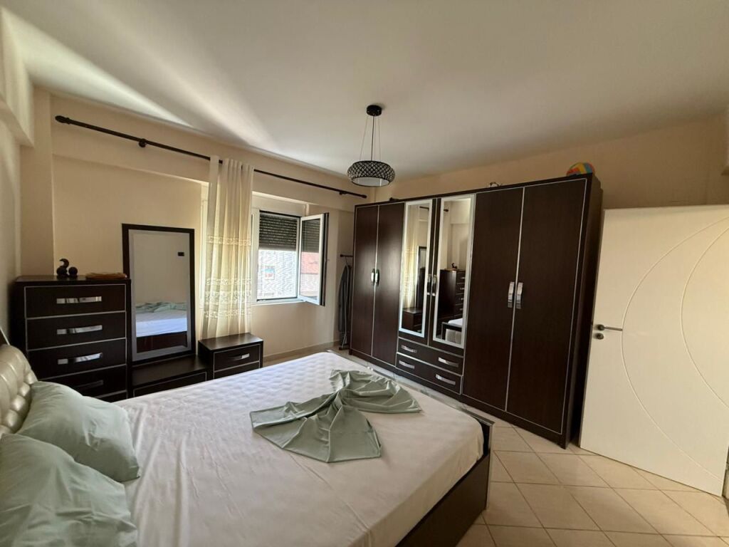 QIRA SUPER APARTAMENT 2+1 PRANE PORTIT DURRES 550 EURO