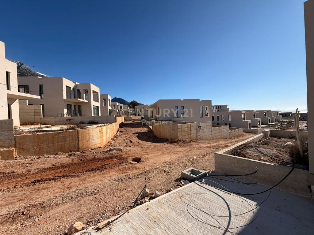 SAN NICOLAS RESORT IN PALASE, VILLA WITH POOL FOR SALE