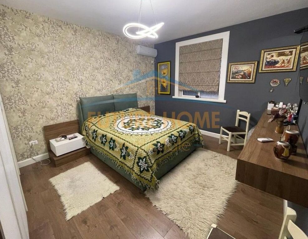 Shitet, Apartament 2+1, Rruga Babë Rexha, Tiranë.