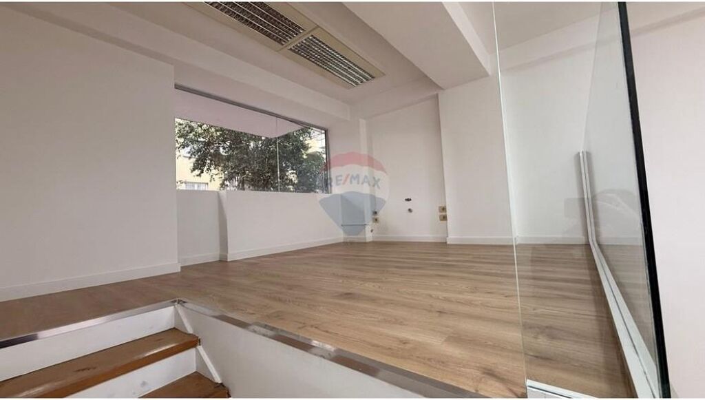 Ambjеnt pеr qira, M Shyri (Hime Kolli)