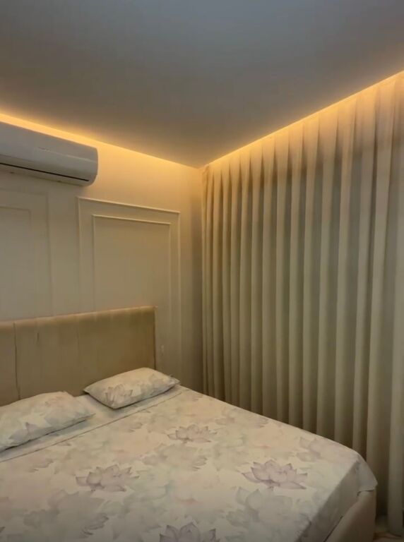 GARSONIERE ME QIRA,Qender Tirane